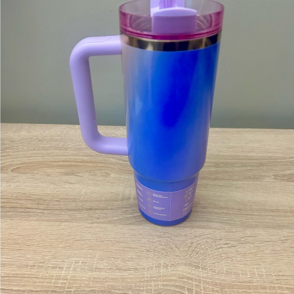 Stanley x Wicked Glinda For Good 30 oz Quencher Tumbler | Target Exclusive - Picture 4 of 6